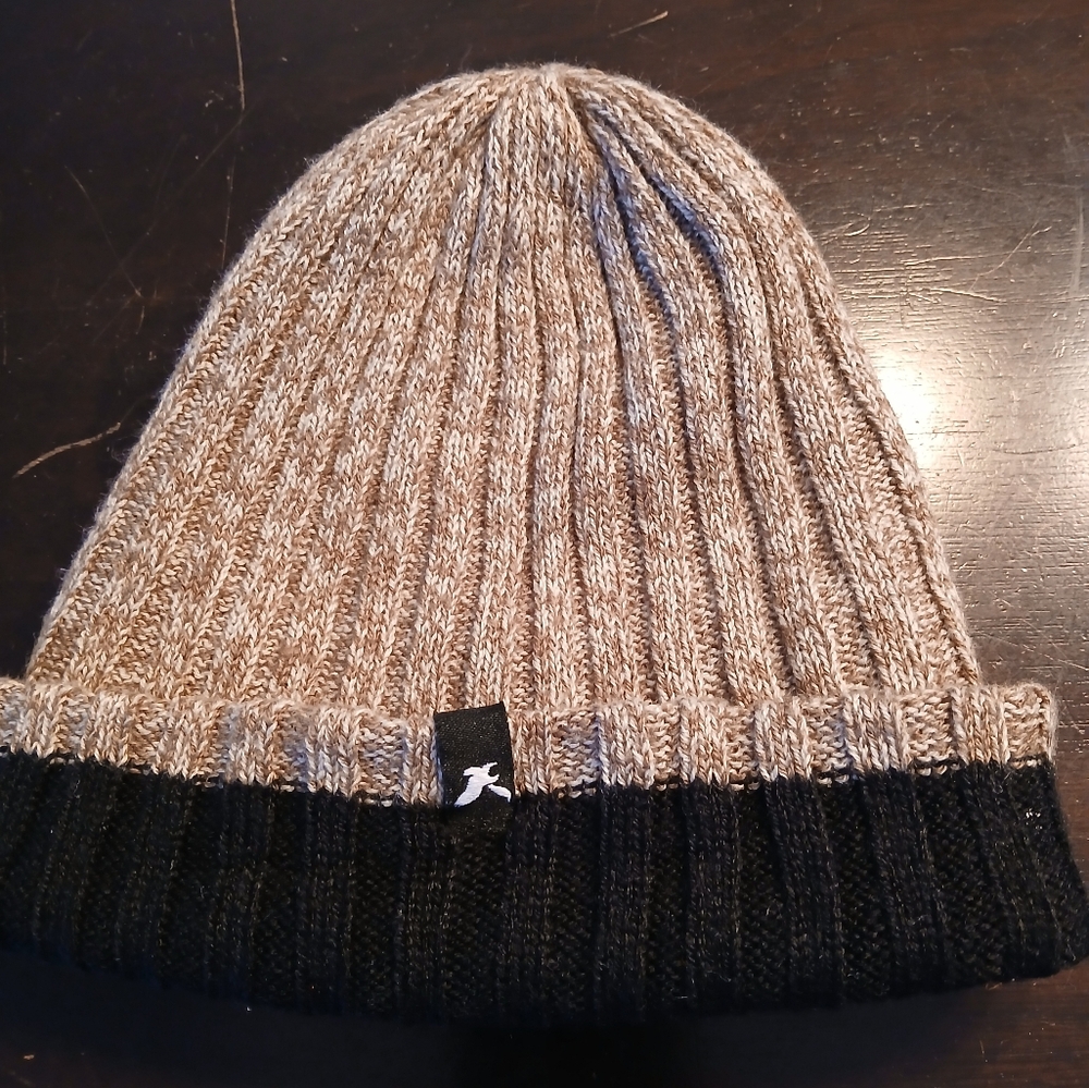 American Eagle Outfitters Two-Tone Knit Beanie